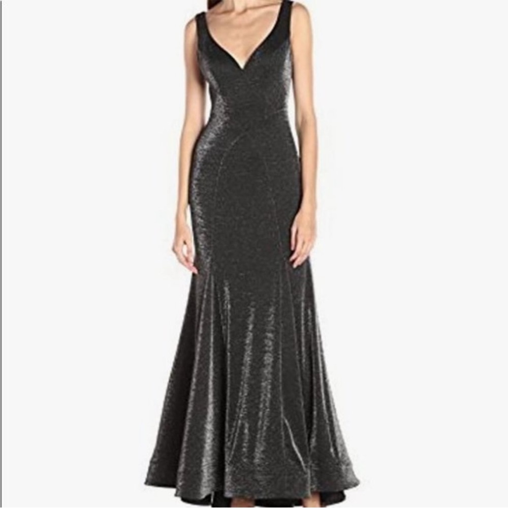 Xscape Black Metallic Mermaid Flowing Evening Dress V-Neckline Sleeveless Size 2